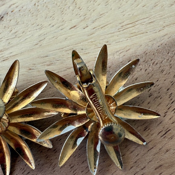 Vintage Vendome Signed Clip On Earrings - Picture 3 of 11